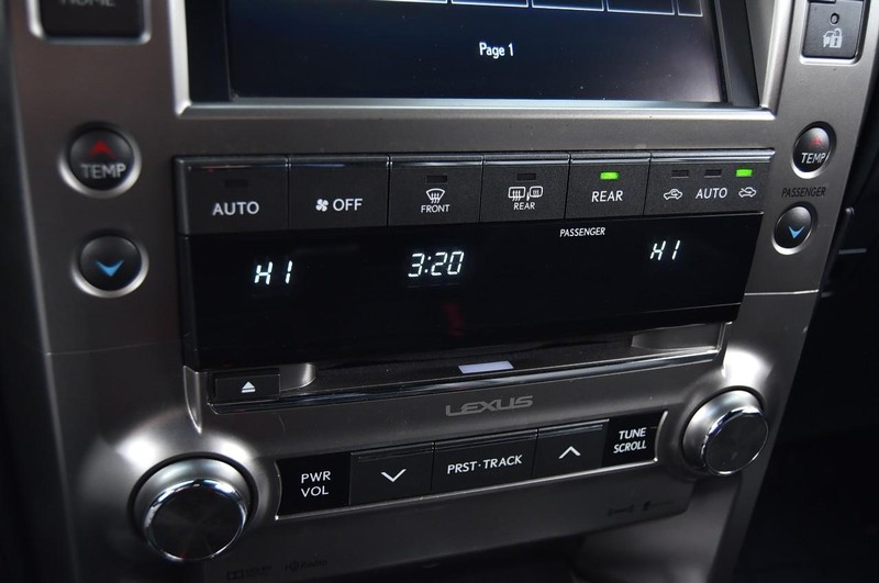 Lexus GX Vehicle Image 16