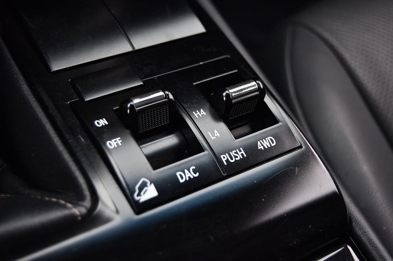 Lexus GX Vehicle Image 18