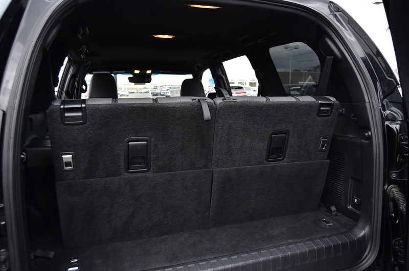 Lexus GX Vehicle Image 29