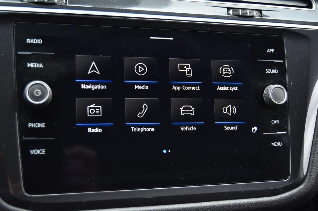 Volkswagen Tiguan Vehicle Full-screen Gallery Image 14
