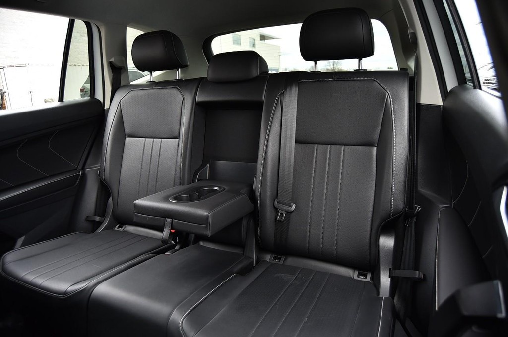 Volkswagen Tiguan Vehicle Full-screen Gallery Image 22