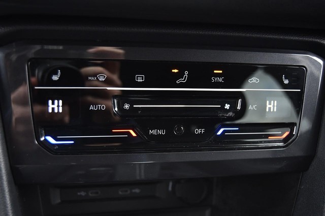 Volkswagen Tiguan Vehicle Image 15