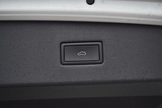 Volkswagen Tiguan Vehicle Image 26