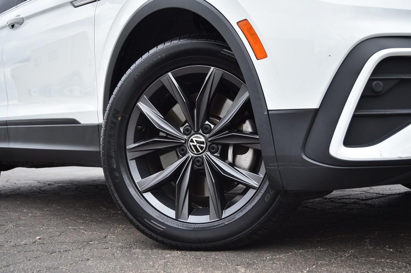 Volkswagen Tiguan Vehicle Image 03