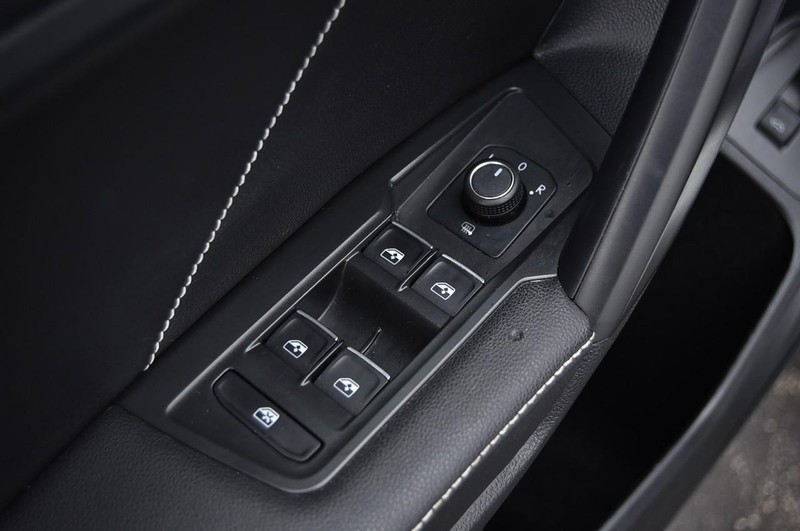 Volkswagen Tiguan Vehicle Image 08