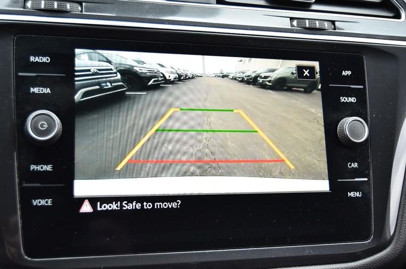 Volkswagen Tiguan Vehicle Image 13