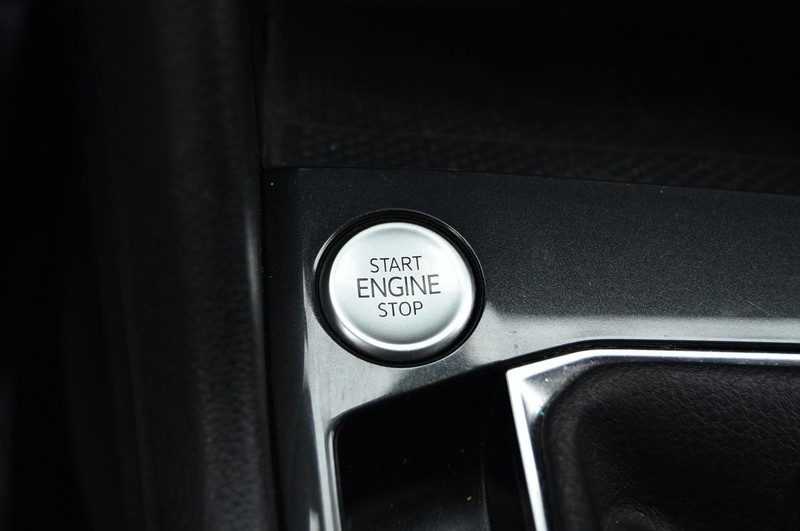 Volkswagen Tiguan Vehicle Image 17