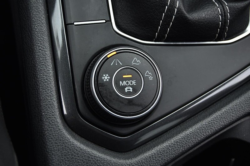 Volkswagen Tiguan Vehicle Image 18