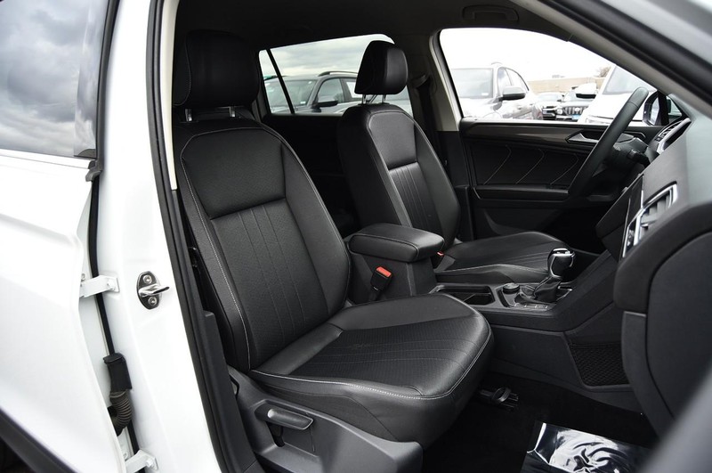 Volkswagen Tiguan Vehicle Image 21