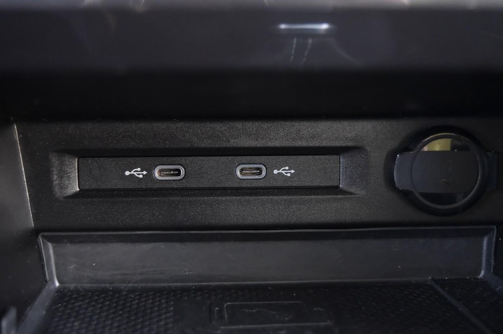 Volkswagen Tiguan Vehicle Full-screen Gallery Image 14