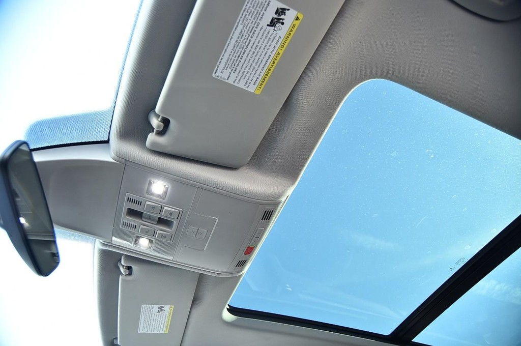 Volkswagen Tiguan Vehicle Full-screen Gallery Image 20