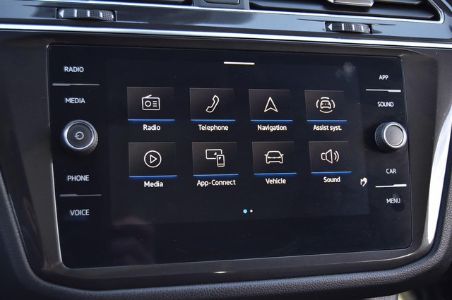 Volkswagen Tiguan Vehicle Image 12