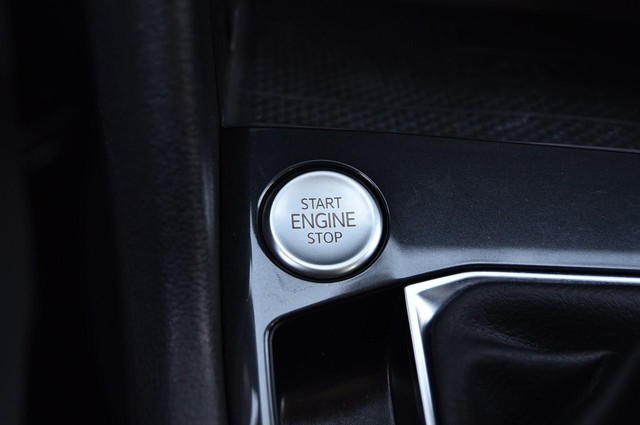 Volkswagen Tiguan Vehicle Image 15