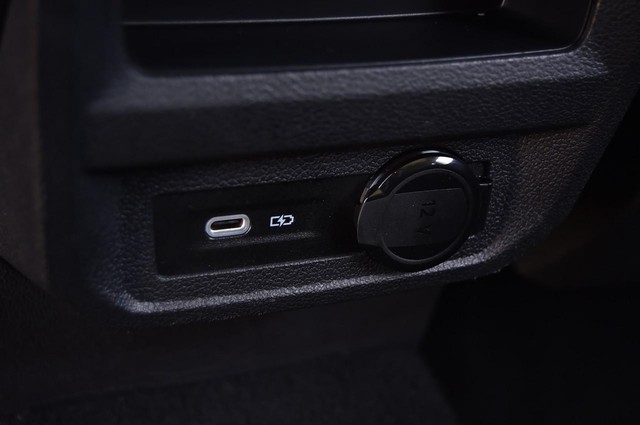 Volkswagen Tiguan Vehicle Image 23