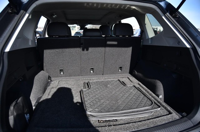 Volkswagen Tiguan Vehicle Image 24