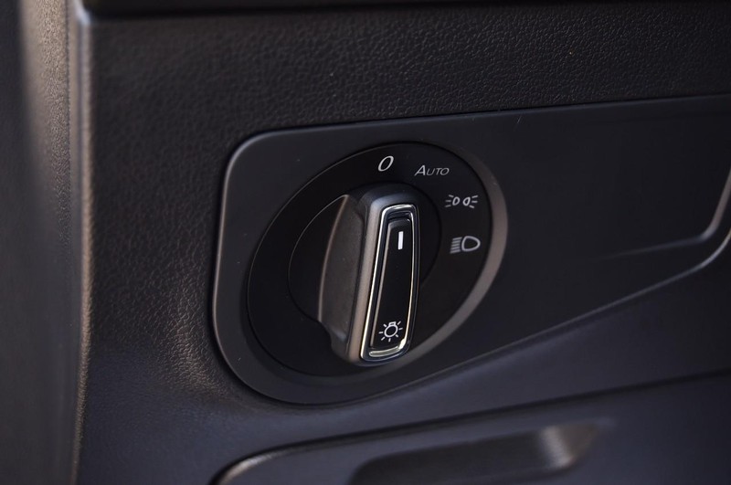 Volkswagen Tiguan Vehicle Image 09