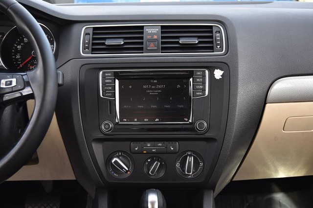 Volkswagen Jetta Vehicle Image 07