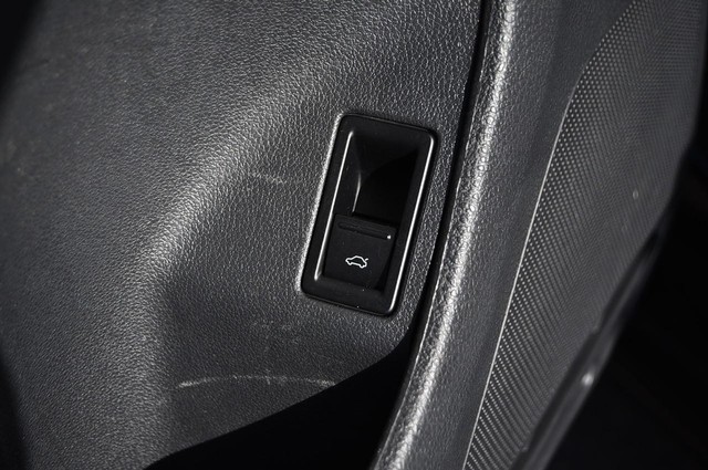 Volkswagen Jetta Vehicle Image 10