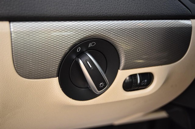 Volkswagen Jetta Vehicle Image 12