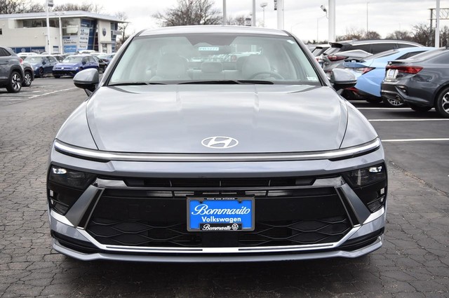 Hyundai Sonata Vehicle Image 04