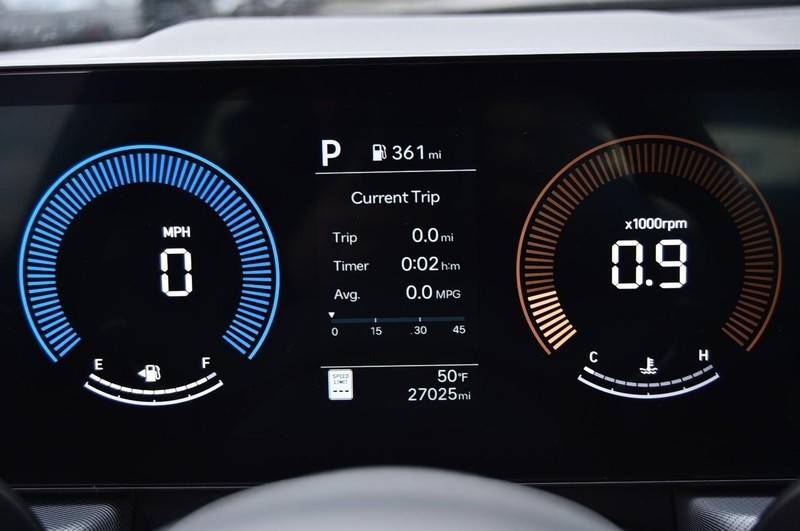 Hyundai Sonata Vehicle Image 11