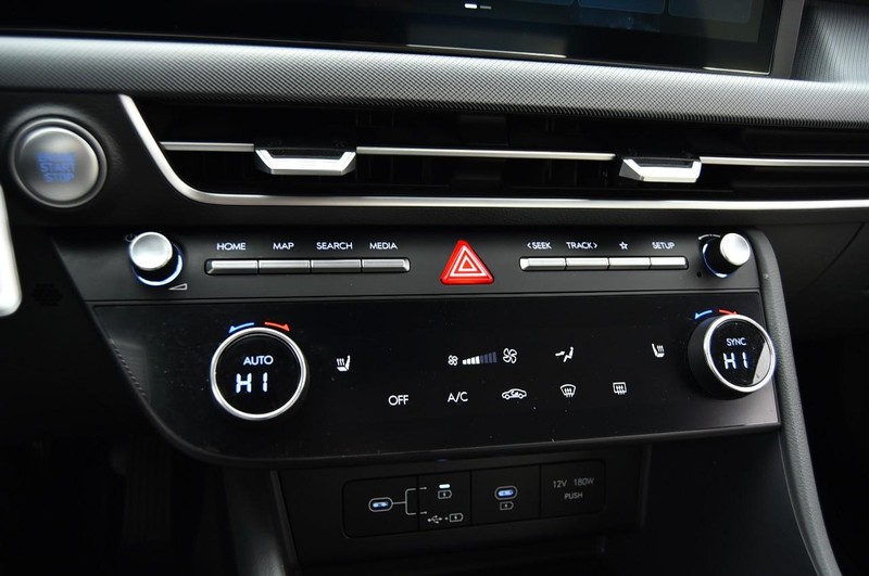 Hyundai Sonata Vehicle Image 14