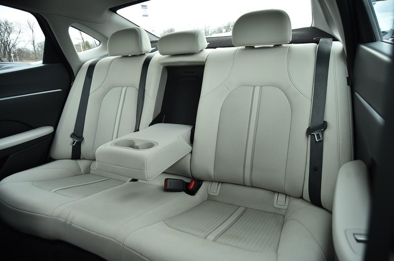 Hyundai Sonata Vehicle Image 21