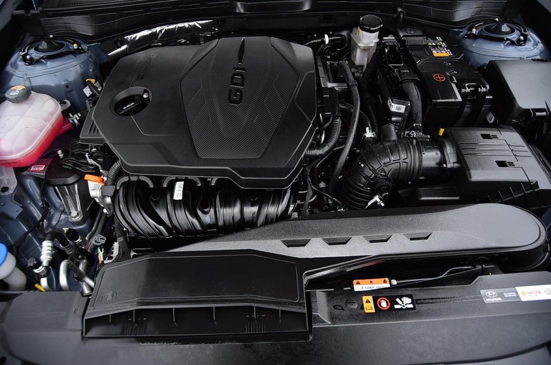 Hyundai Sonata Vehicle Image 24