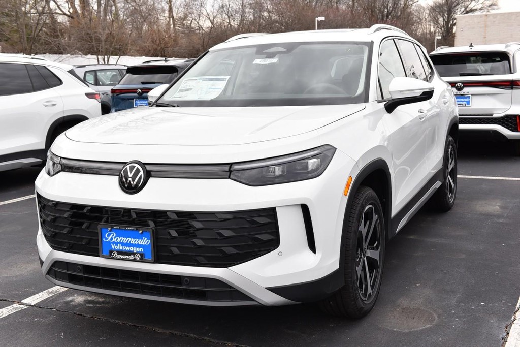 Volkswagen Tiguan Vehicle Full-screen Gallery Image 4