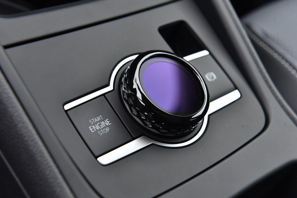 Volkswagen Tiguan Vehicle Full-screen Gallery Image 12