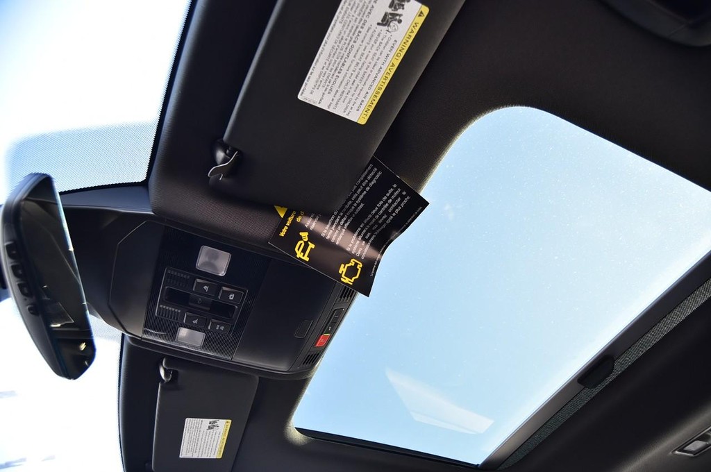 Volkswagen Jetta GLI Vehicle Full-screen Gallery Image 22