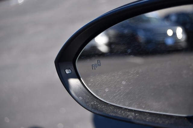 Volkswagen Jetta GLI Vehicle Image 10