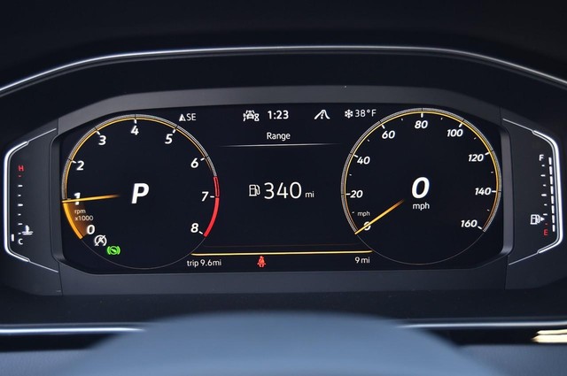 Volkswagen Jetta GLI Vehicle Image 12