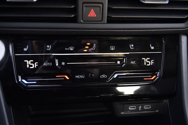 Volkswagen Jetta GLI Vehicle Image 15