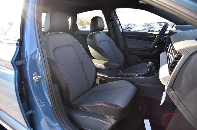 Volkswagen Jetta GLI Vehicle Image 21