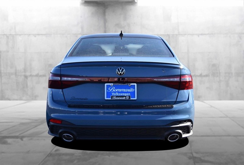 Volkswagen Jetta GLI Vehicle Image 06