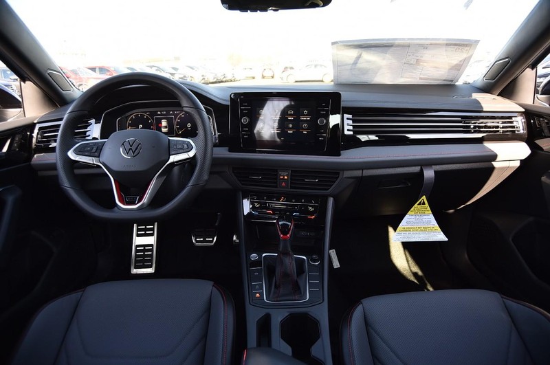 Volkswagen Jetta GLI Vehicle Image 07