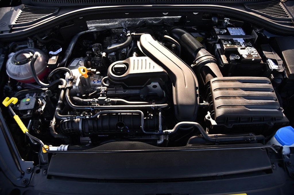 Volkswagen Jetta Vehicle Full-screen Gallery Image 23