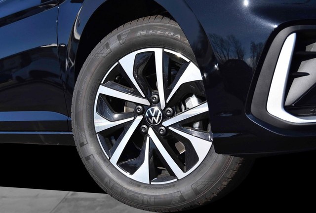 Volkswagen Jetta Vehicle Image 03