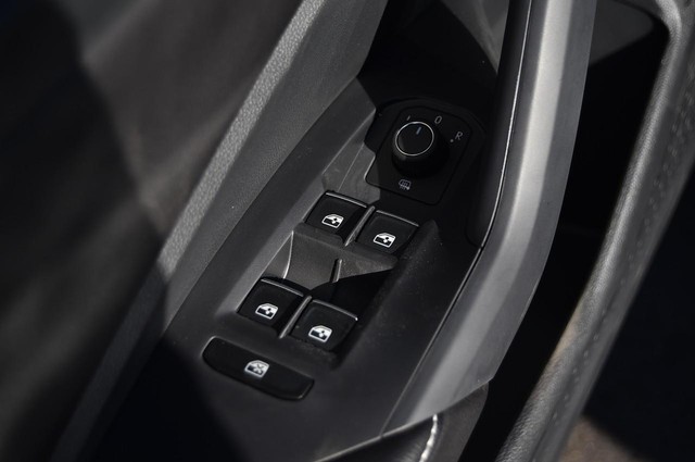 Volkswagen Jetta Vehicle Image 08