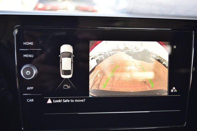 Volkswagen Jetta Vehicle Image 13