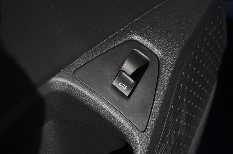 Volkswagen Jetta Vehicle Image 09