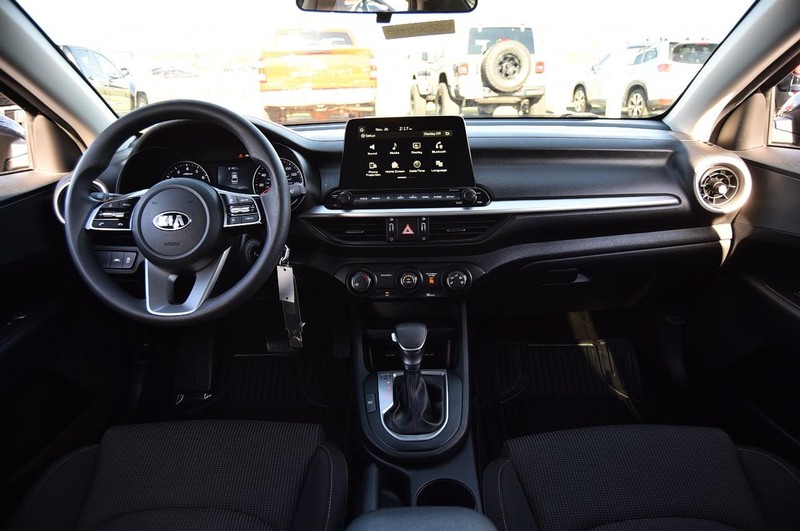 Kia Forte Vehicle Image 07