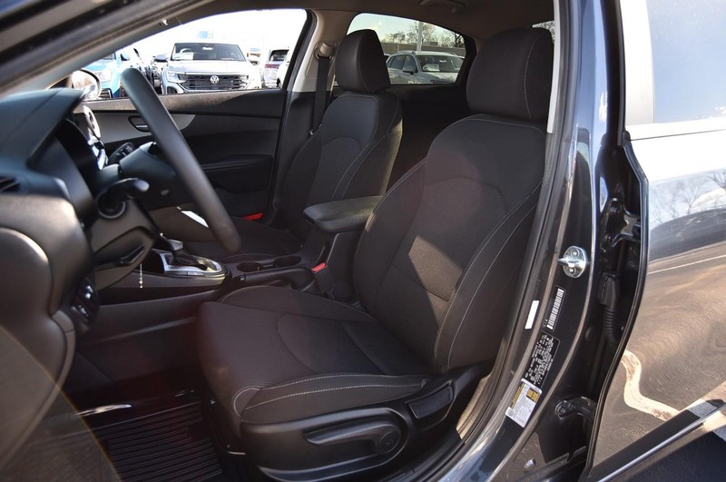 Kia Forte Vehicle Image 17