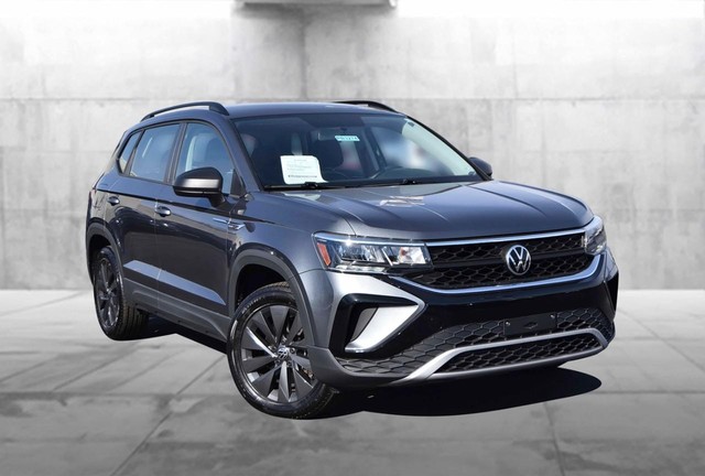 Volkswagen Taos Vehicle Image 02