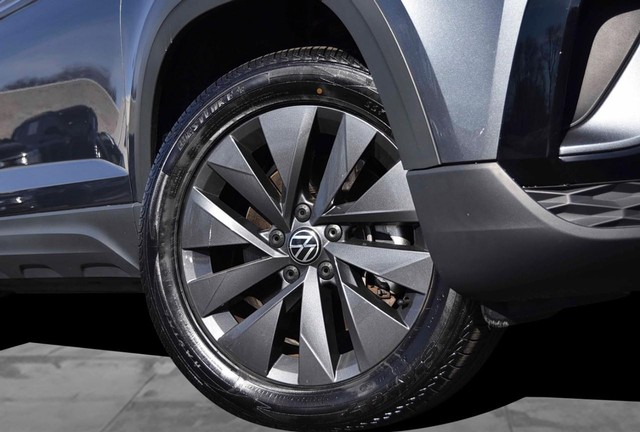 Volkswagen Taos Vehicle Image 03