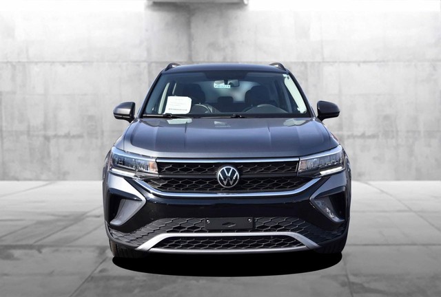 Volkswagen Taos Vehicle Image 04