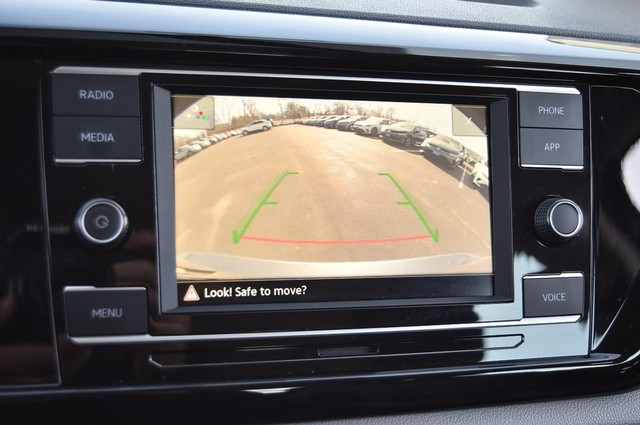 Volkswagen Taos Vehicle Image 12