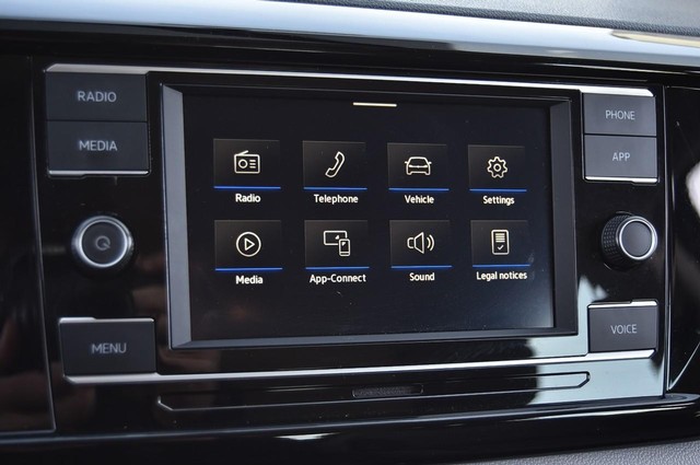 Volkswagen Taos Vehicle Image 13