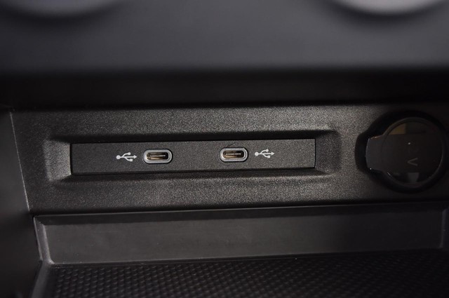 Volkswagen Taos Vehicle Image 15